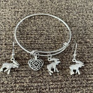 Chic Silver Moose Charm Bracelet Set